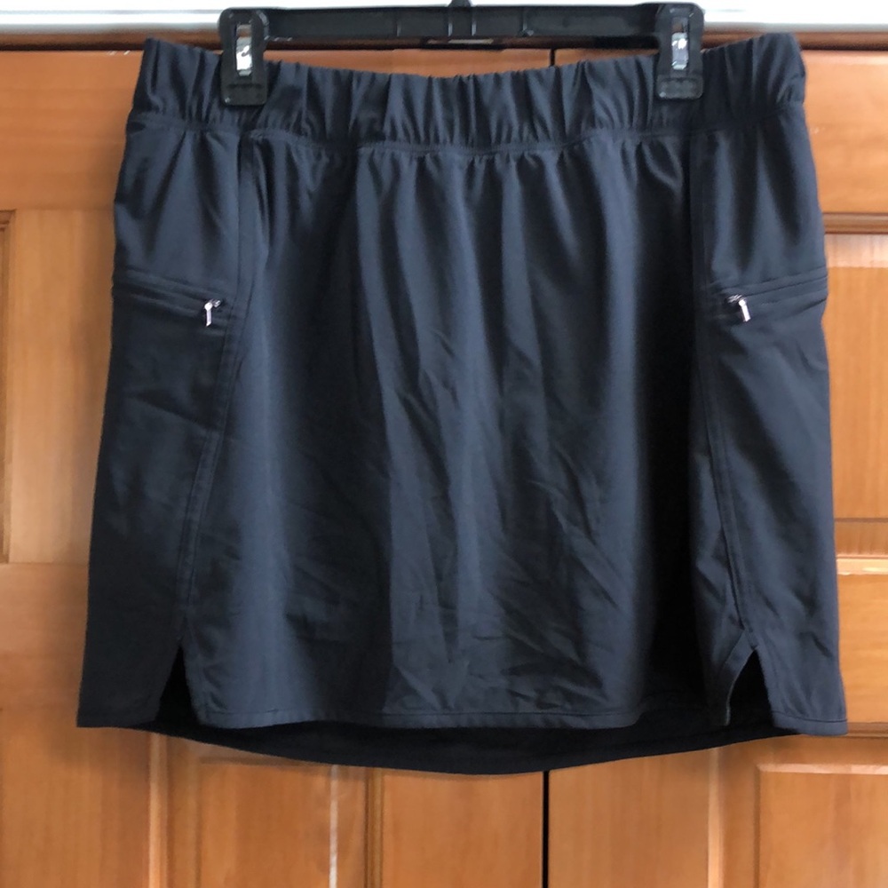 Calia by Carrie Underwood, black skirt in large